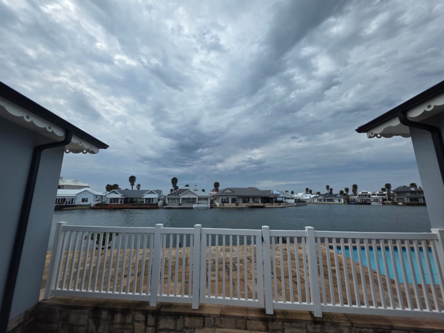 5 Bedroom Property for Sale in Marina Martinique Eastern Cape